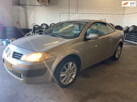 Renault M&eacute;gane Coup&eacute;-Cabriolet 2.0-16V Privil&egrave;ge Luxe