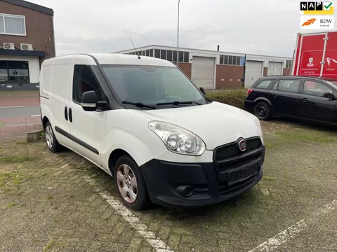 Fiat Dobl&ograve; Cargo 1.3 MultiJet Actual ( motor draait slaat niet aan! )