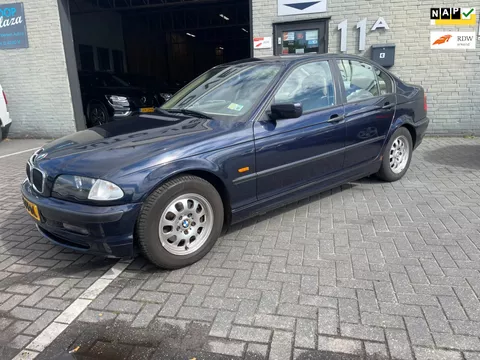 BMW 3-serie 318i Executive ( VAN EERSTE EIGENAAR )